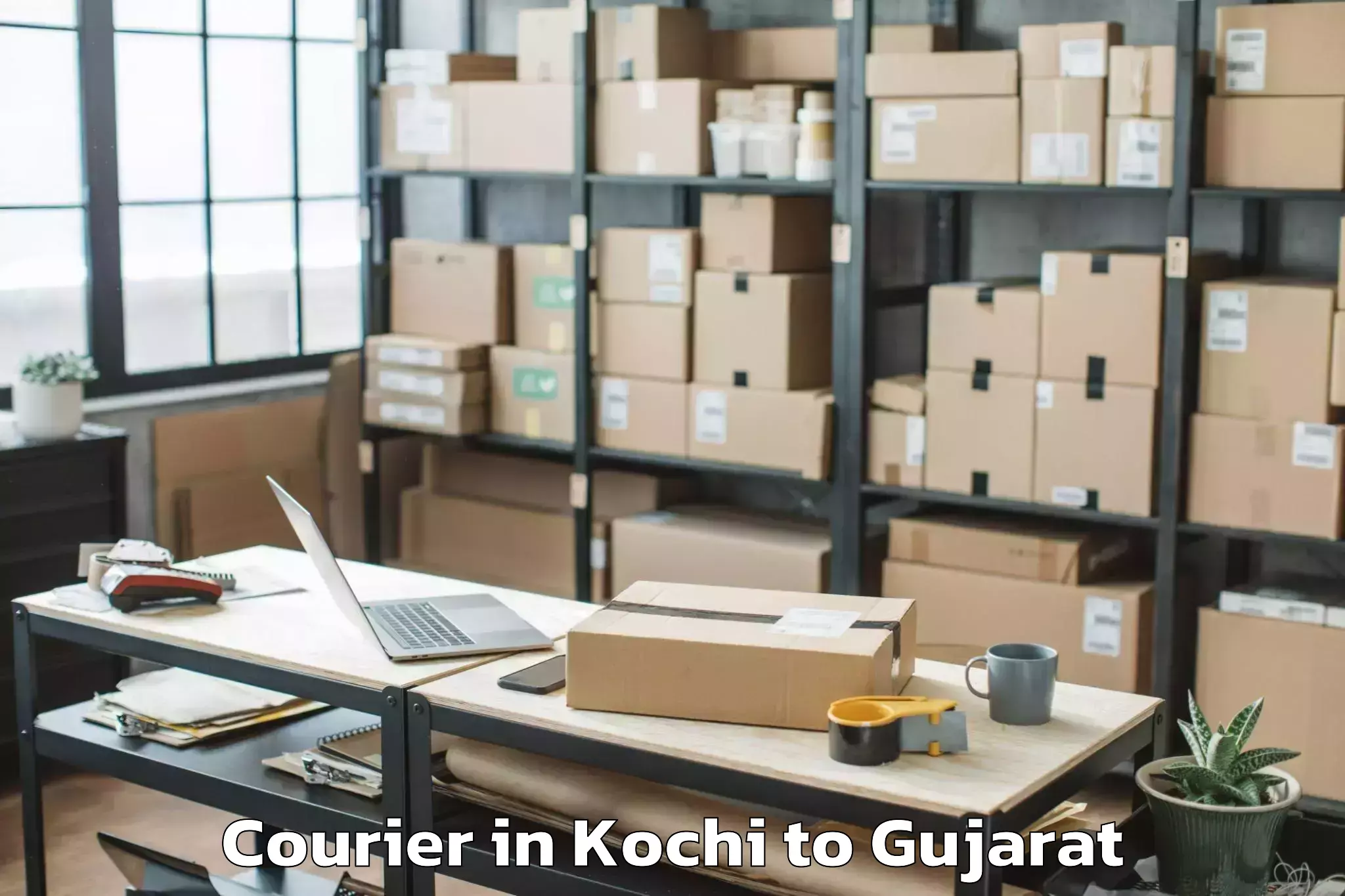 Leading Kochi to Kadi Sarva Vishwavidyalaya Gan Courier Provider